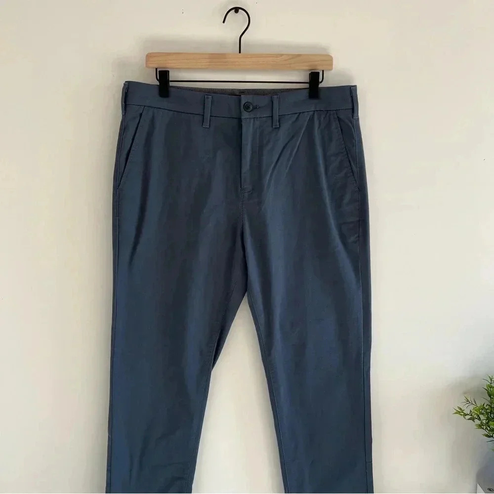 EXPRESS Men’s Slim Fit Chino Pants size 33x30